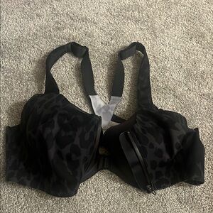 Black Leopard Print Women's Sports Bra